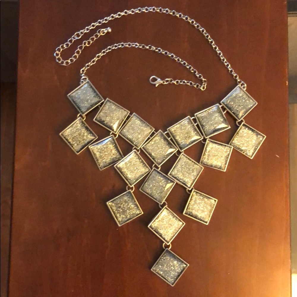 Sparkly gray necklace